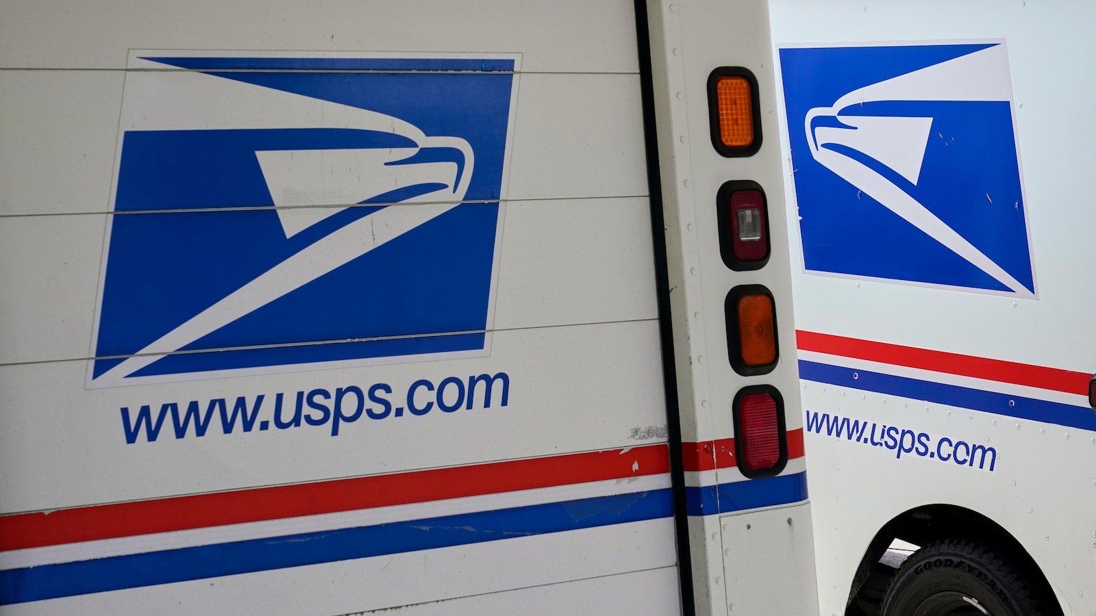 Postal traffic to US sank 80% after Trump ended low-value parcels exemption