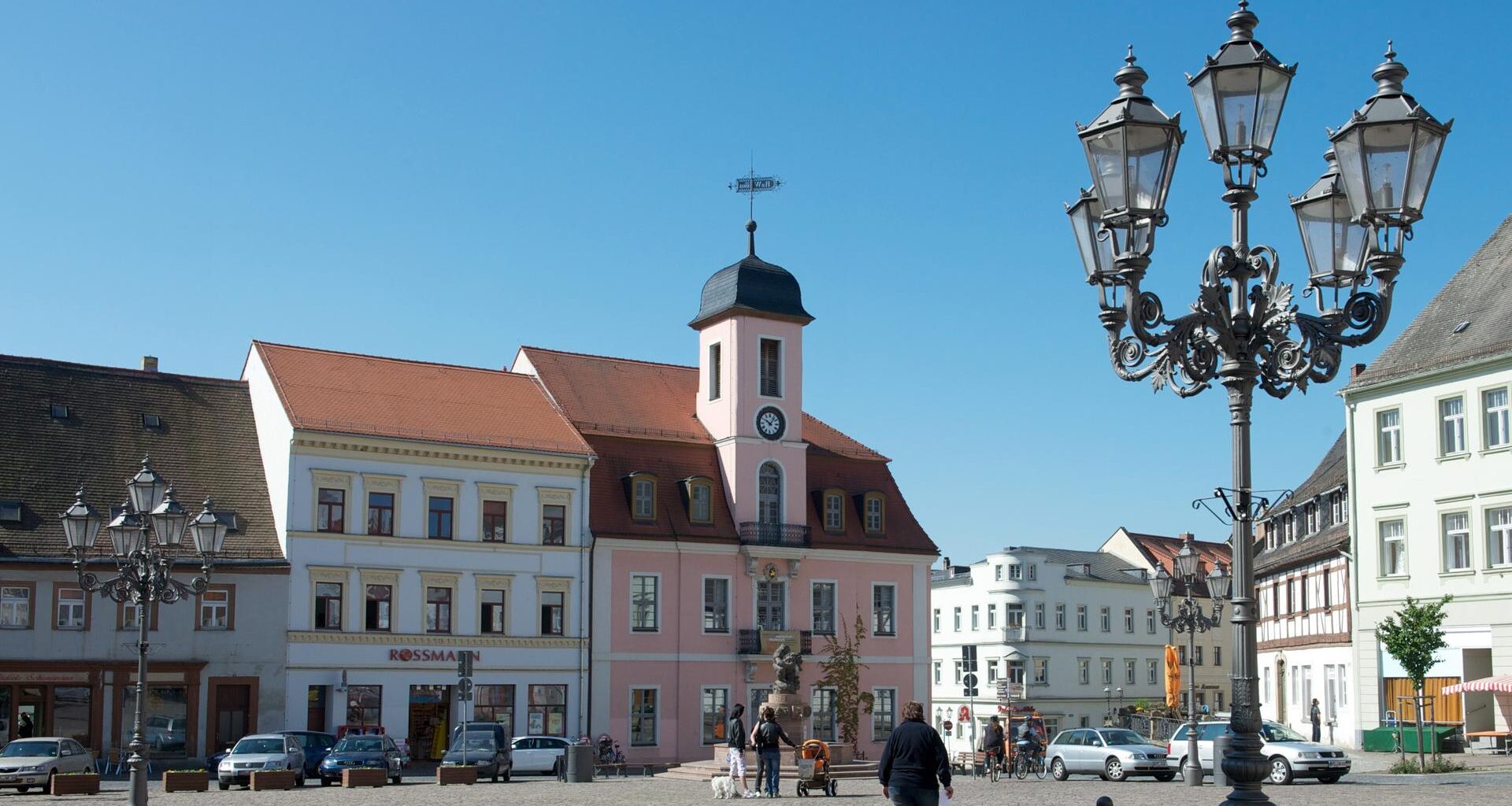 Der Marktplatz und das Rathaus (M) in Wurzen (Quelle: picture alliance)