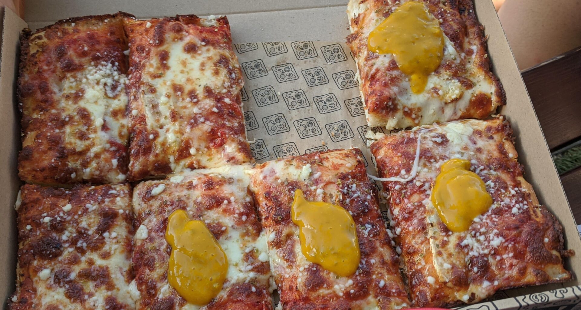 Jest tu ktoś kto pracuje w Express pizza?