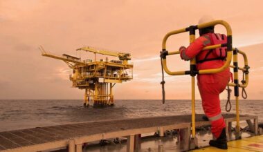 Halliburton Shrinks Workforce as Oil Activity Plummets