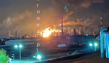 The Ryazan oil refinery in russia is on fire again