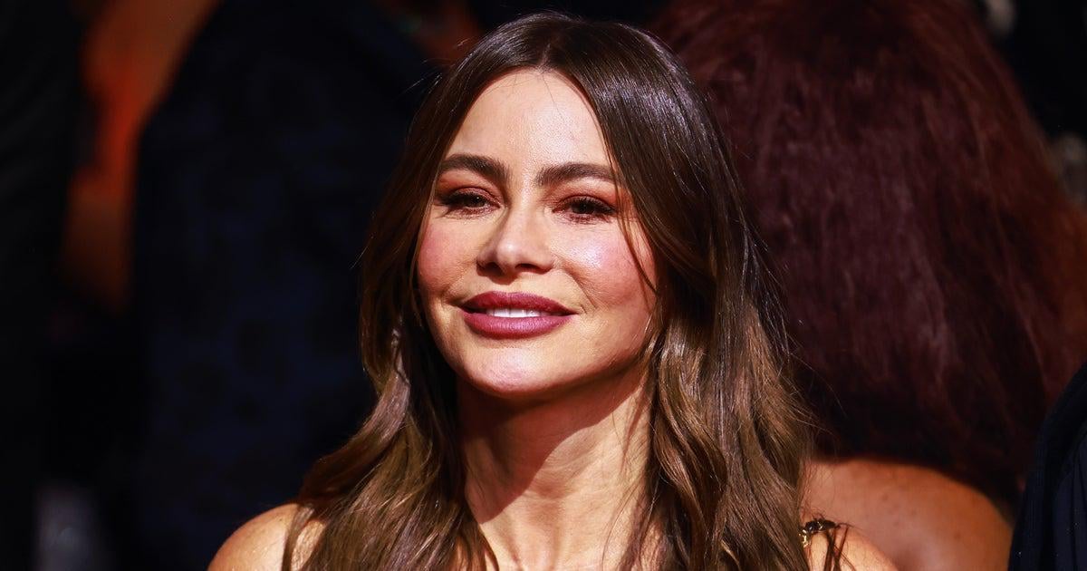Sofía Vergara Was Supposed To Present At Emmys. She Ended Up In The ER Instead.