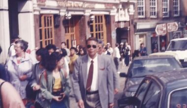 Can anyone locate where this photo of my grandpa was taken in 90s London?