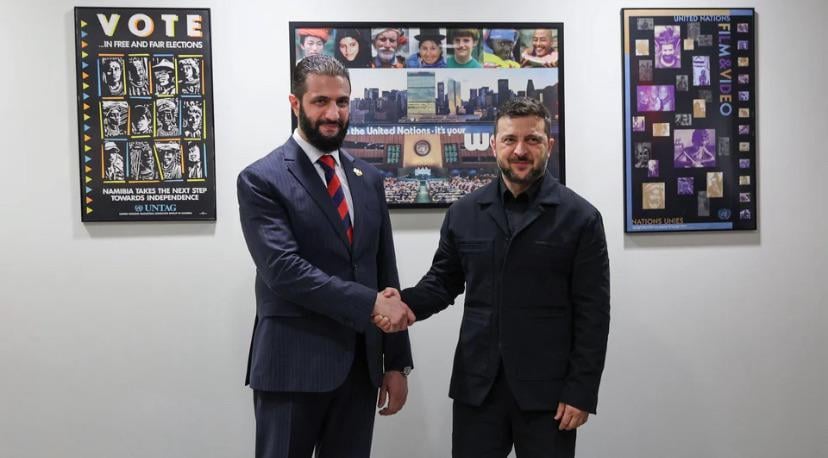 Syrian president mr. Ahmad al Sharaa meets Ukrainian president mr. Volodymyr Zelenskyj at the UN headquarters. As a Syrian, thanks to Ukraine, we could not have done the liberation from the dictator who killed around one million civilians without you. I hope Ukraine will be free once again 🇸🇾 ♥️ 🇺🇦