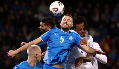 les Bleus surpris sur coup de pied arrêté et menés à la pause (1-0) ! Suivez le match de qualifications pour le Mondial 2026