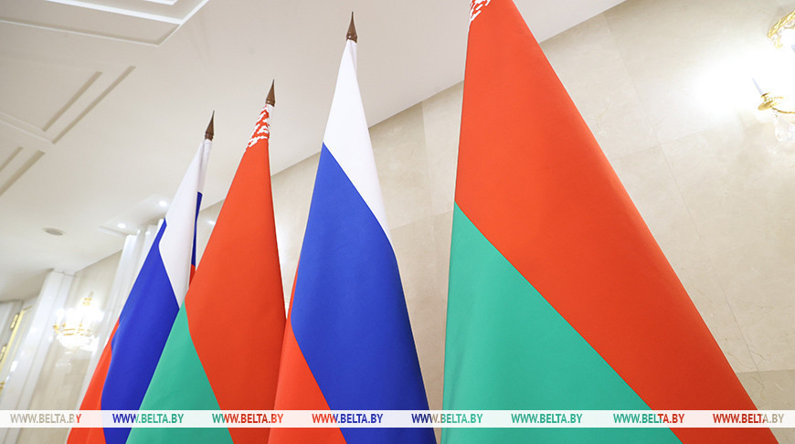 Lukashenko signs laws ratifying two international treaties with Russia