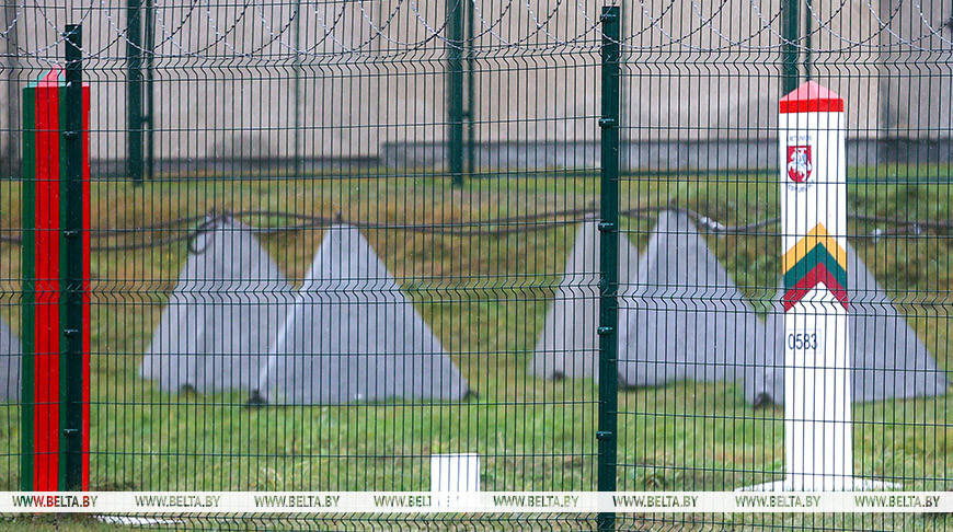 Lithuania keeps border with Belarus closed for several hours overnight