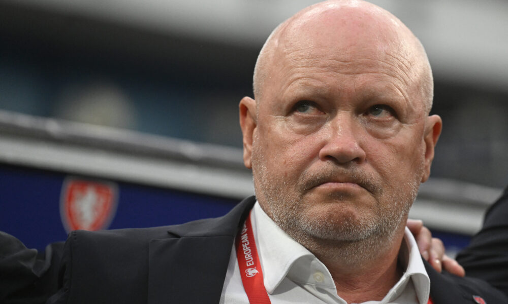 Czech Republic sack coach Hasek after Faroes flop