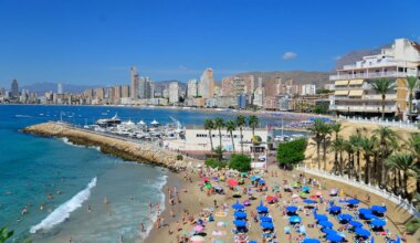 Urlaubsschutz: Krisen im Tourismus und EU-Reformen - Wirtschaft