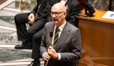 "Ne bradons pas les entreprises françaises pour remplir les caisses de l'Etat", lance le ministre de l'Economie