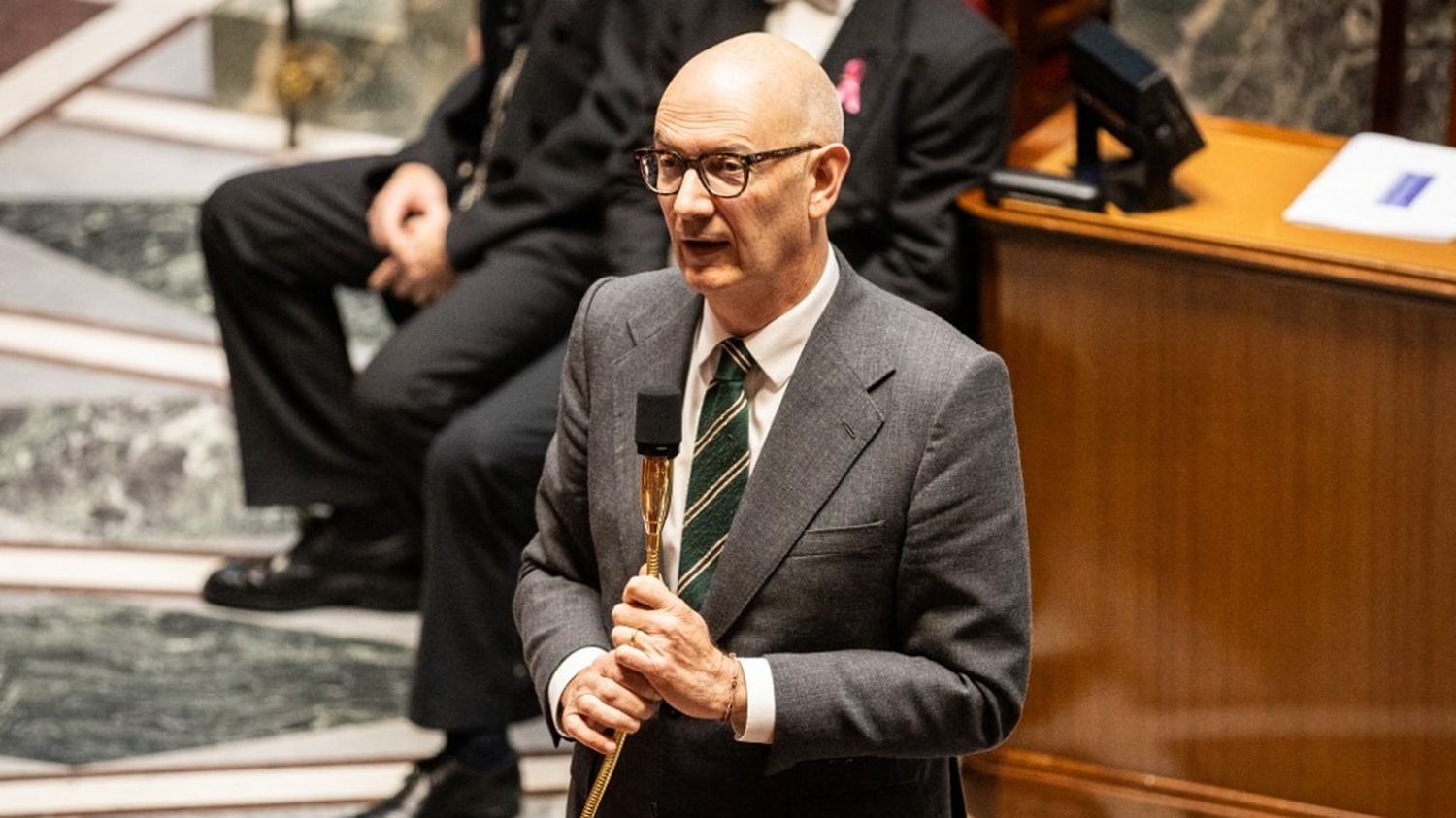 "Ne bradons pas les entreprises françaises pour remplir les caisses de l'Etat", lance le ministre de l'Economie