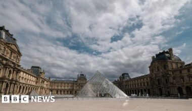 Louvre museum in Paris closed after robbery, French culture minister says
