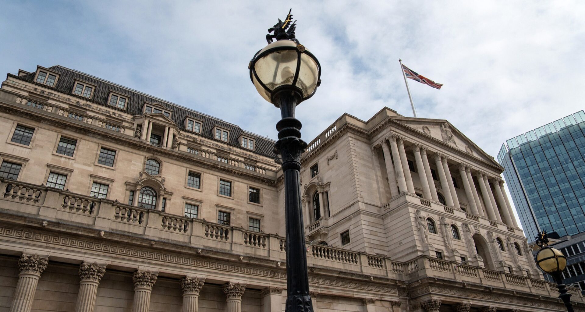 UK warned loose regulations risk US stablecoin contagion