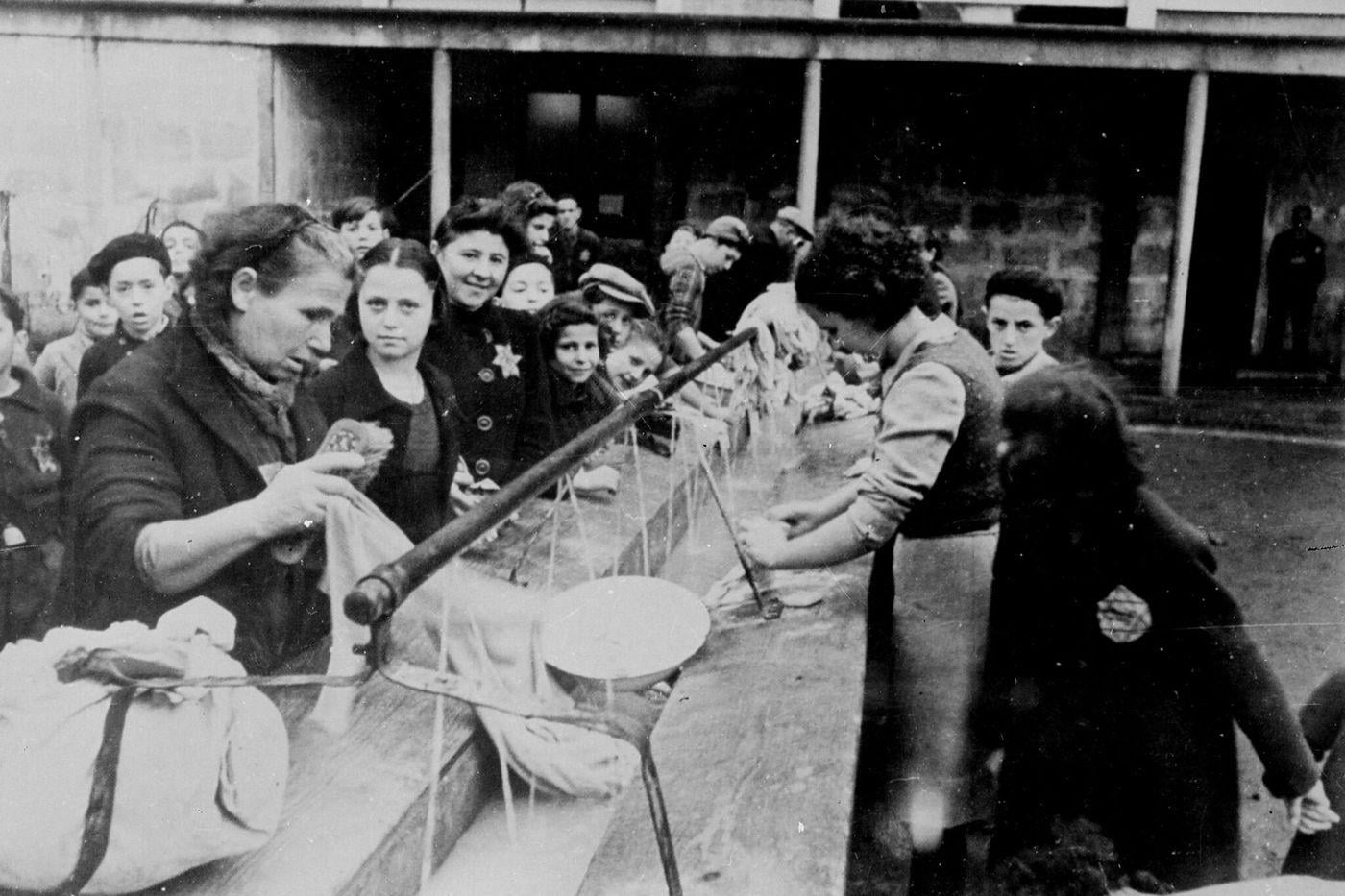 « Vichy, histoire d’une dictature » : un nouvel ouvrage de référence sur cette période sombre