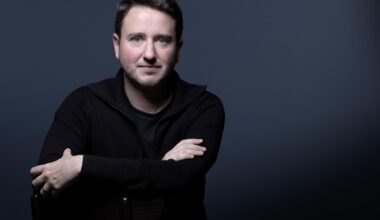 "Tout a été fait pour épargner Bernard Arnault et les milliardaires français": Gabriel Zucman étrille le projet de budget du gouvernement Lecornu