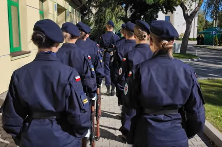 Zakończyły się wojewódzkie eliminacje II Przeglądu Musztry Klas Mundurowych