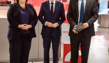 Sondagem dá empate em Lisboa: Carlos Moedas desce e Alexandra Leitão apanha-o nas intenções de voto