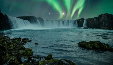 With unique views of the Northern Lights, dramatic landscapes, black sand beaches and geothermal spas, Iceland is a nature lover's paradise