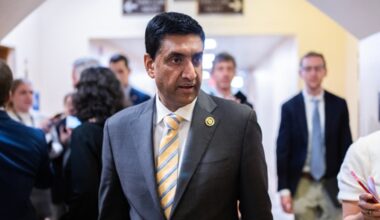 Congressman’s bill to ban politicians from stock, crypto trading – NBC Bay Area