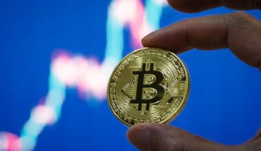 UK investment platform warns traders to avoid bitcoin, crypto