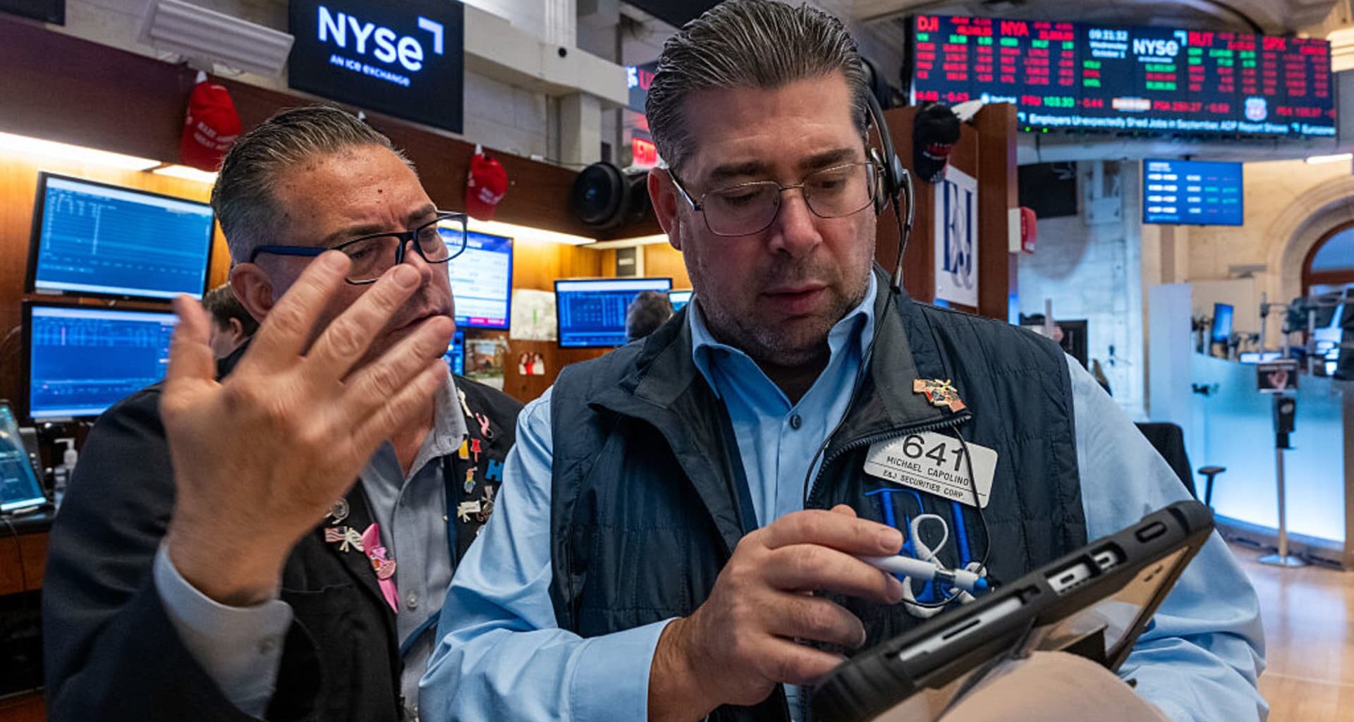 Resilient tape pushes stocks to new highs