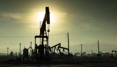 Oil rebounds 1% after sharp losses on U.S.-China tensions