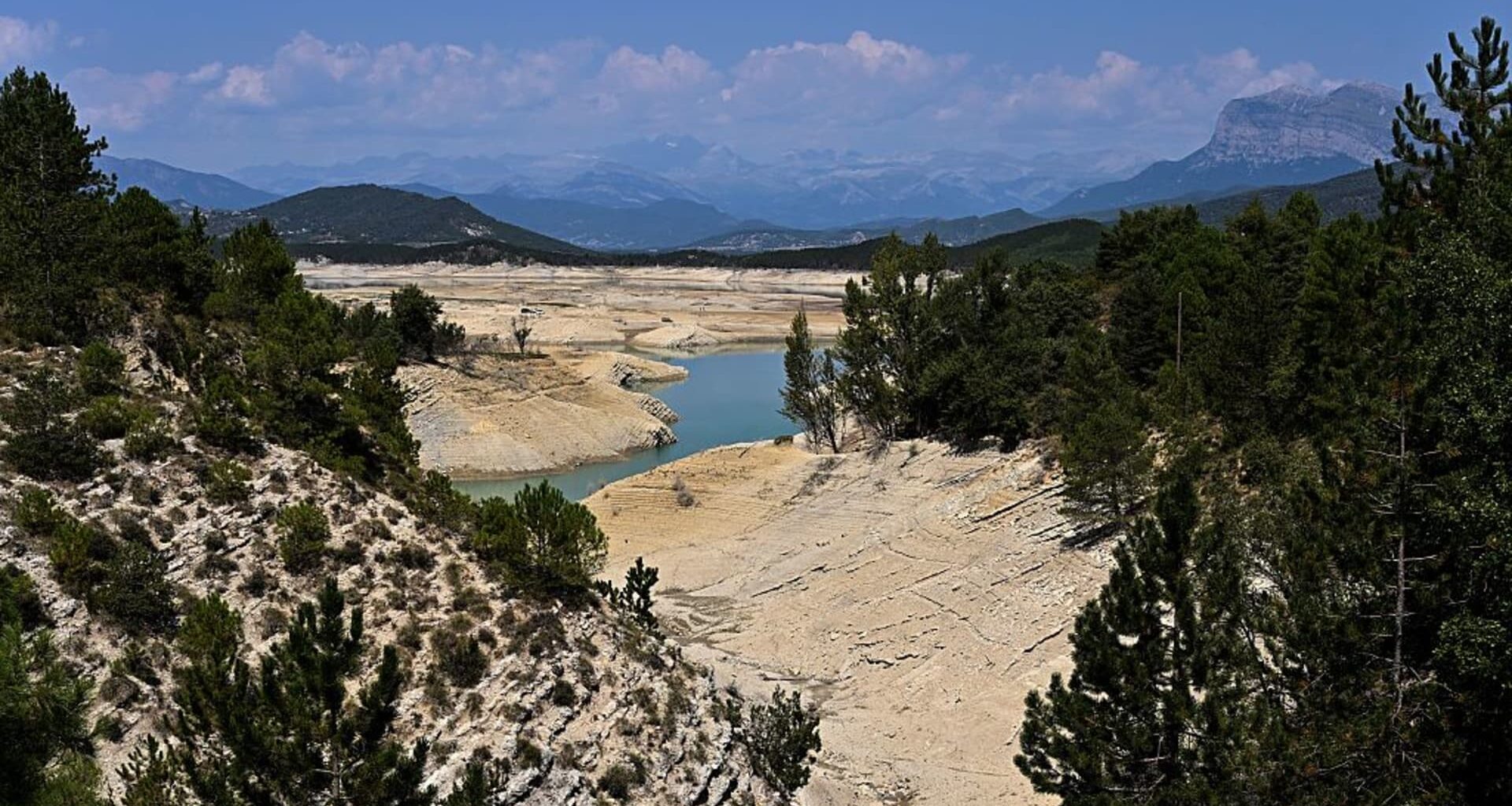 AI mega projects raise alarm in some of Europe’s driest regions