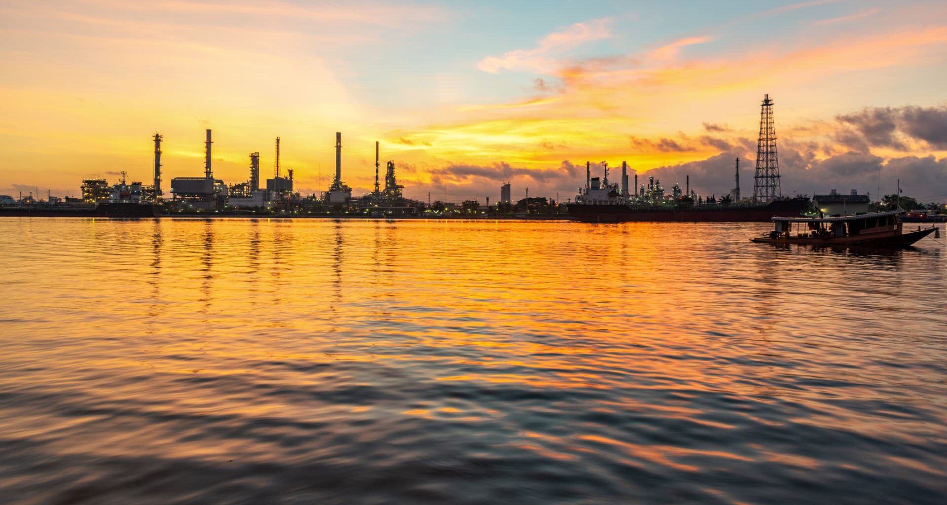 Oil prices up 1% after Trump says India vowed to stop buying Russian oil