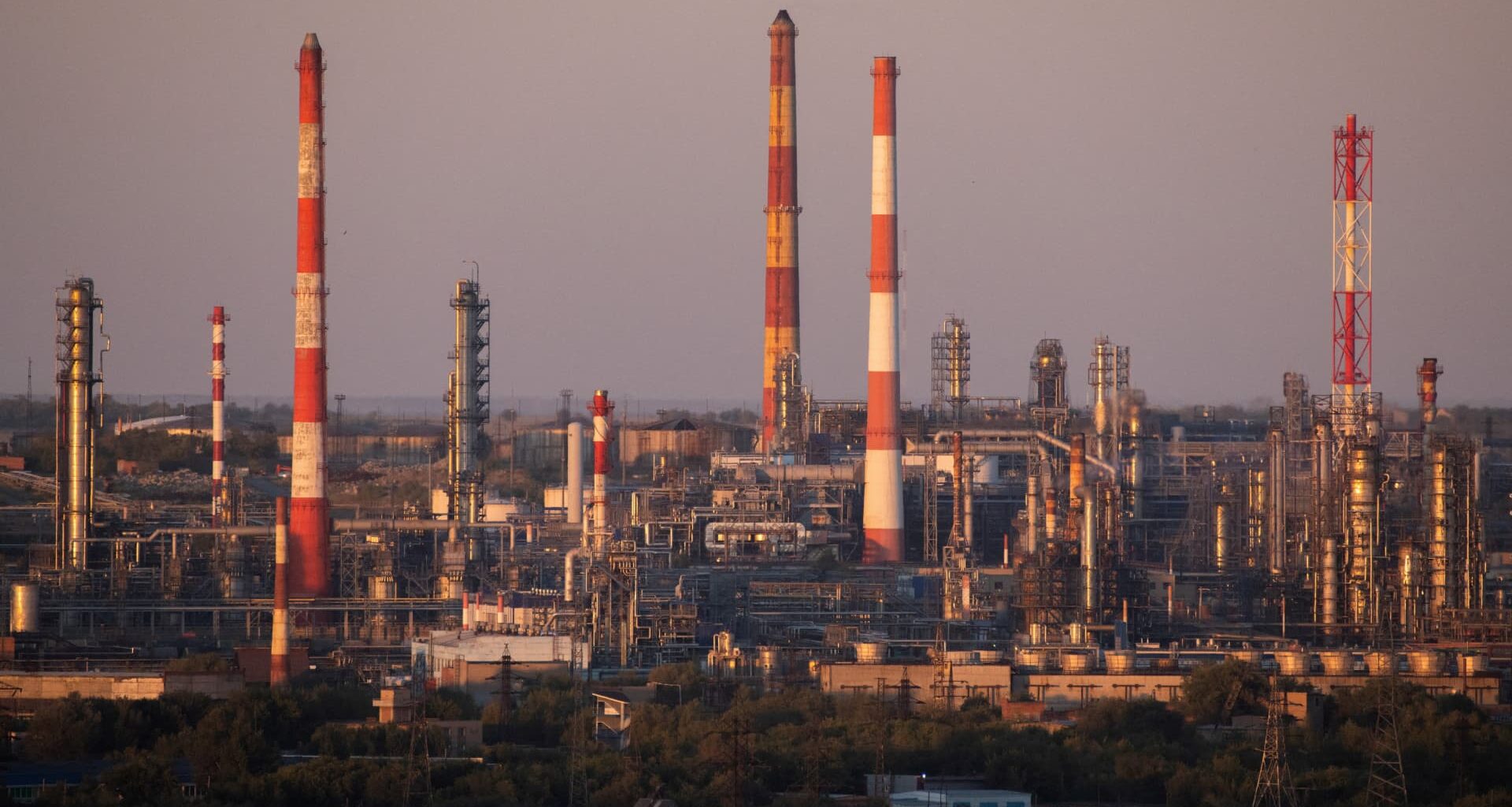 China and India to face supply jolt as U.S. targets Russia's oil giants