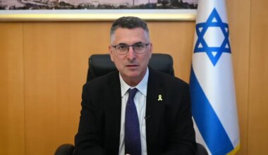 Sa’ar demands UK revoke ban on Maccabi Tel Aviv fans