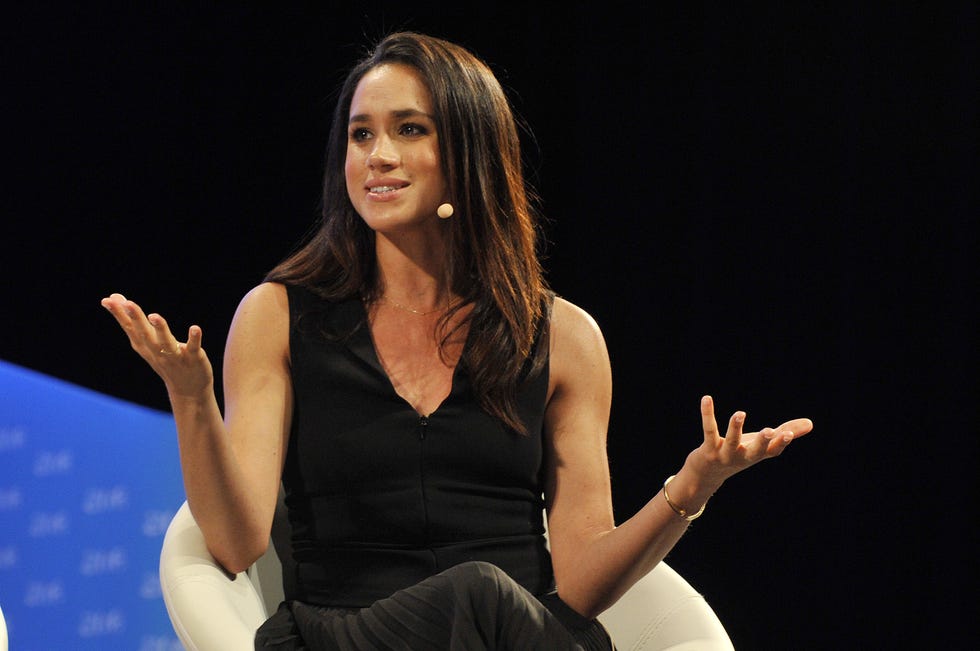 Hand, Jewellery, Beauty, Chest, Long hair, Flash photography, Brown hair, Gesture, Makeover, Layered hair, 