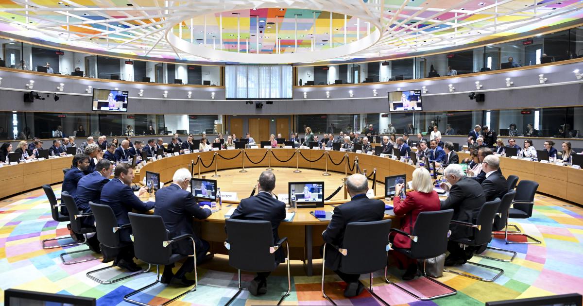 EU adopts new sanctions against Russia