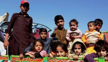 Pakistani authorities ask Afghan refugees to return voluntarily or face force