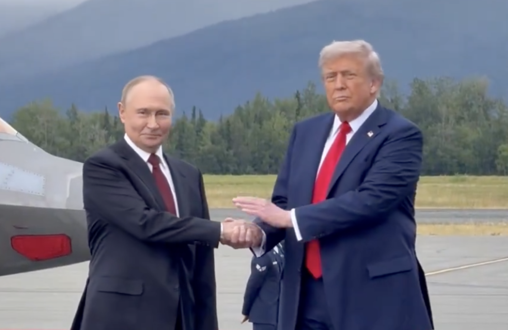 File photo Russian President Putin and President Trump during the summit in Alaska-image White House