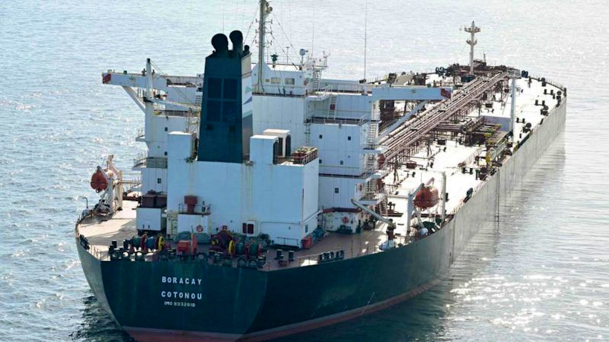 France: Le pétrolier de la flotte fantôme russe a repris sa route