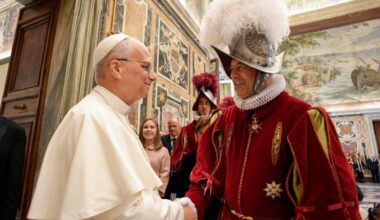 Pope Leo invites Swiss Guards to cultivate friendship with Christ