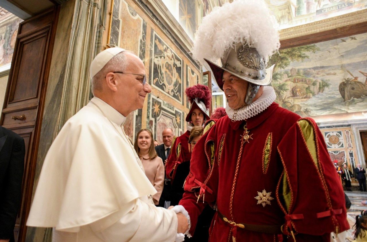 Pope Leo invites Swiss Guards to cultivate friendship with Christ
