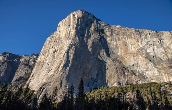 "Fant z oranžnim šotorom": priljubljeni plezalec umrl po padcu s slovite skale