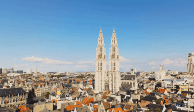I finished the history of Antwerp's Cathedral of Our Lady with the second, never-completed tower ;-)