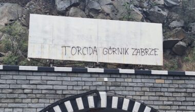 Pozdrawiam wspaniałych rodaków z wjazdu do tunelu na autostradzie w Bułgarii