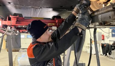 Electric cars fare worse in Finnish car inspections – up to half of Teslas flunk | Yle News