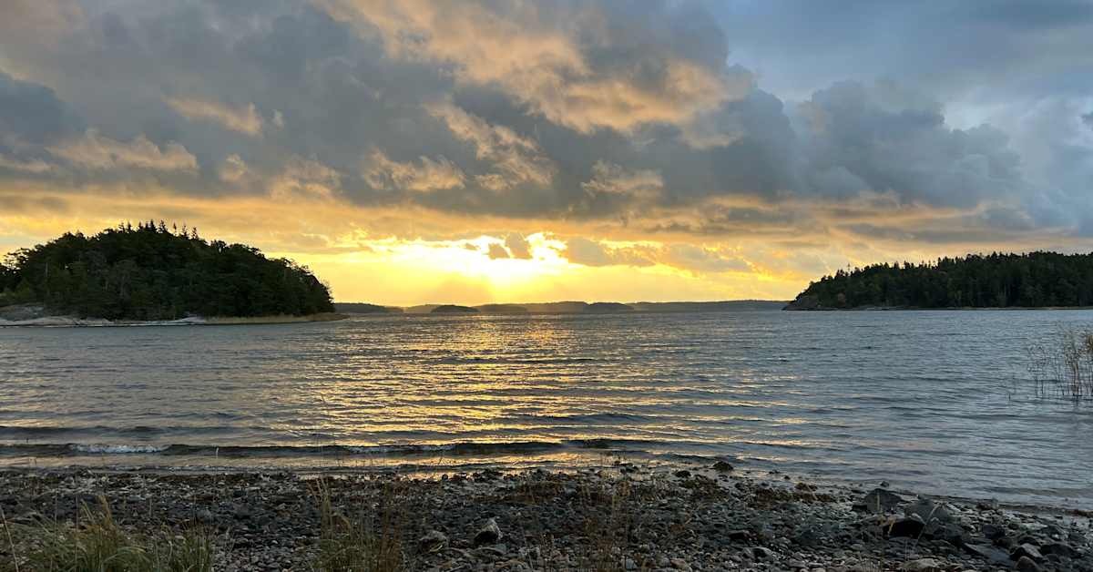 Monday's papers: Pension overhaul, disruptive drones, and a Finnish blue zone | Yle News