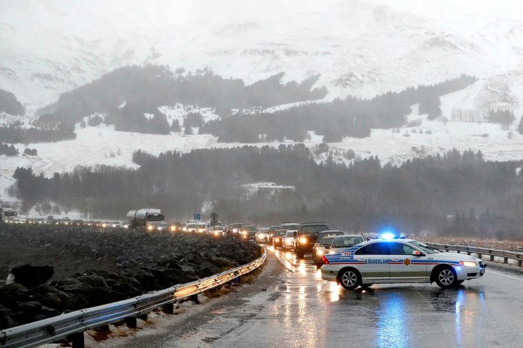 Six taken to hospital after accident on Jökuldalsheiði