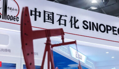 China accelerates oil reserve site build amid stockpiling drive
