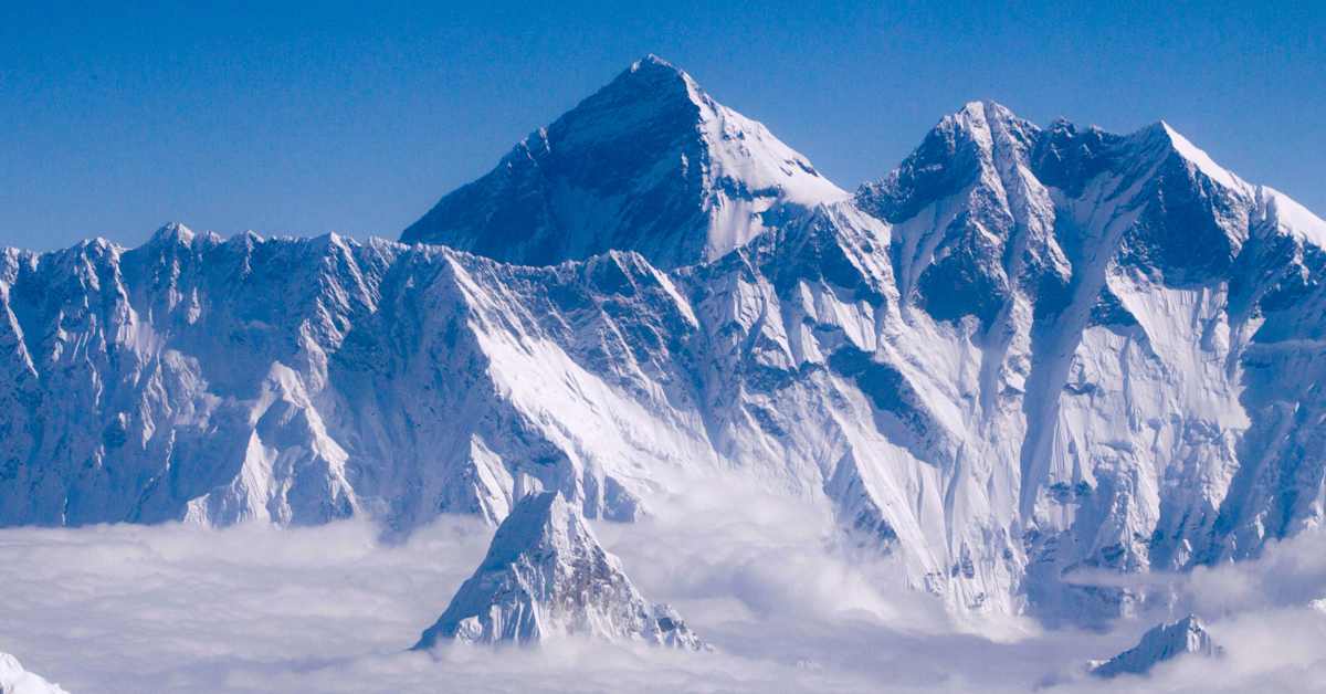 Samtliga personer räddade från Mount Everest efter att ha suttit fast i snöstorm | Utrikes