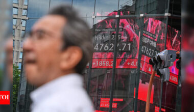 Asian stocks today: Markets trade in red after Wall Street slips; HSI falls over 280 points, Nikkei down 0.7%