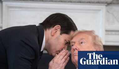 Marco Rubio interrupts Trump with handwritten note on Gaza deal | Donald Trump