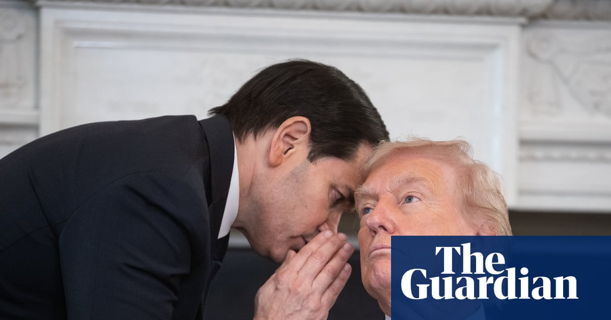 Marco Rubio interrupts Trump with handwritten note on Gaza deal | Donald Trump