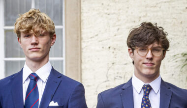 Le prince Noah (à gauche) et le prince Gabriel apparaissant pour le «Te Deum» à Luxembourg.