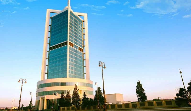 Azerbaijan’s oil fund invests in the future. From Gatwick airport to Italy’s solar projects